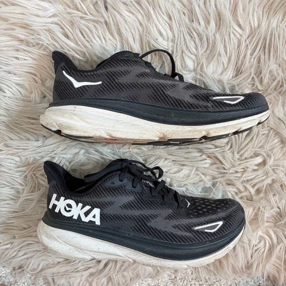 HOKA Clifton 9, Women’s 7.5, Black - Picture 4 of 8